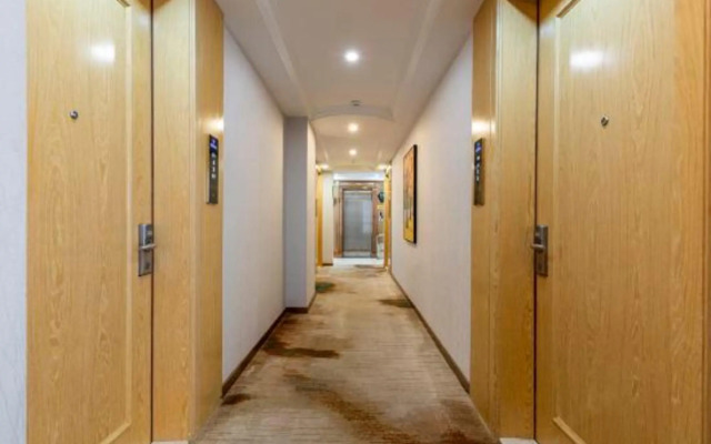 Blue Diamond Hotel (Guigang West Bus Station)