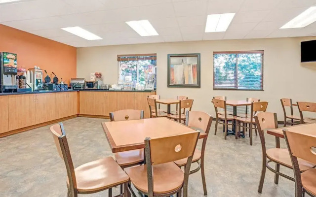 Super 8 Blaine/Mpls/St. Paul Area