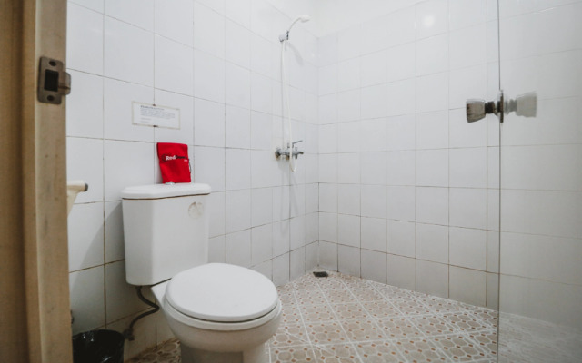 RedDoorz @ Jalan Gatot Subroto Jakarta