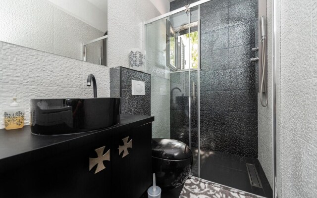 Beautiful Home in Privlaka With Wifi and 4 Bedrooms