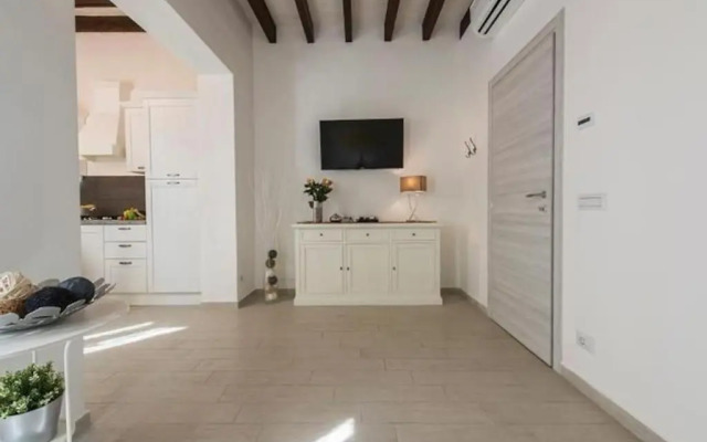 Cozy apartment with gym