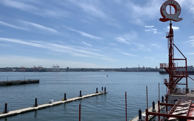 Lonsdale Quay Hotel
