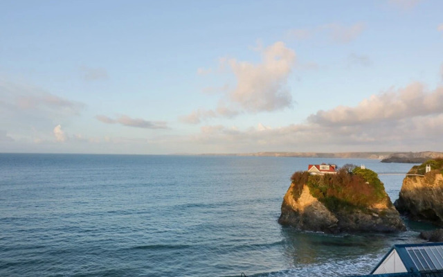 Onshore 6 - Newquay Towan Beach View