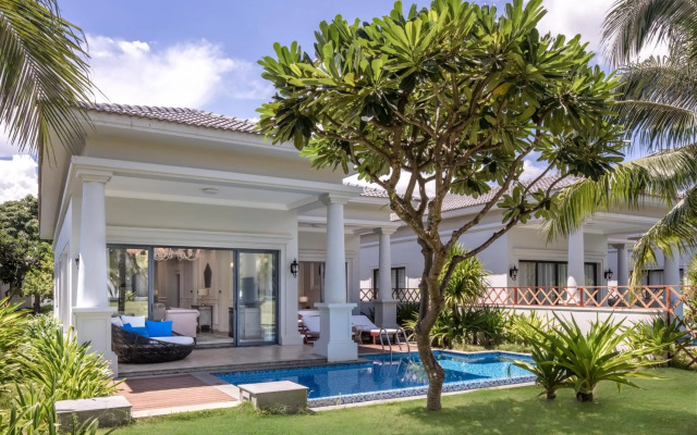 Melia Vinpearl Cam Ranh Beach Resort