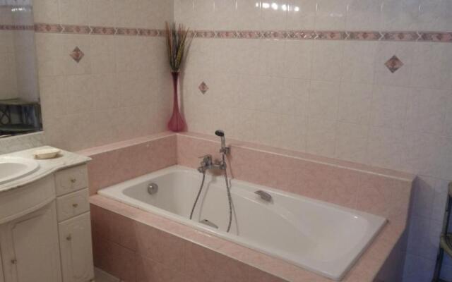 Bas de Villa chez Mr.Girolami Dominique