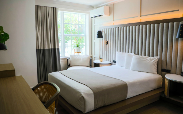 Riverside Hotel - Image 2