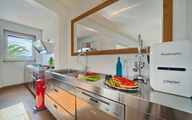 Livingstone Beach House