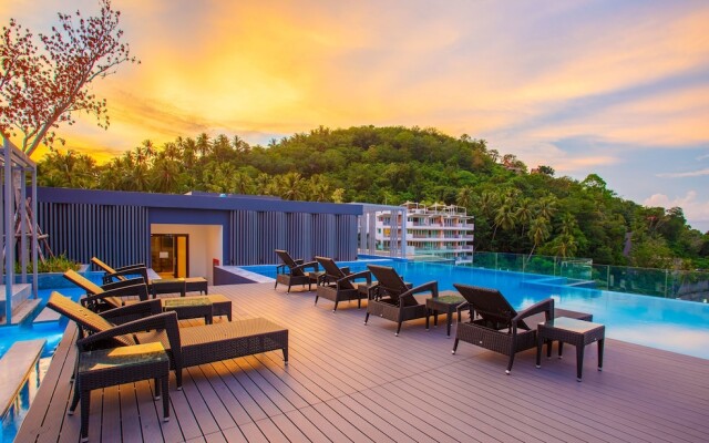 Aristo 2 Beach Front - by Holy Cow 712