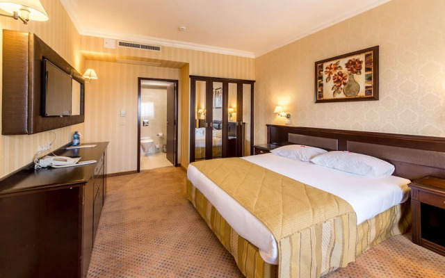 Ramada Hotel and Suites Bucharest North
