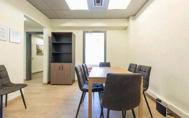 Homely Apartments