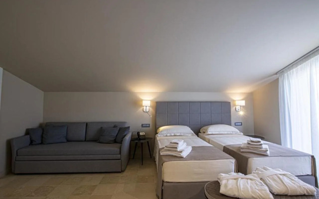 Charme Simon Bolivar