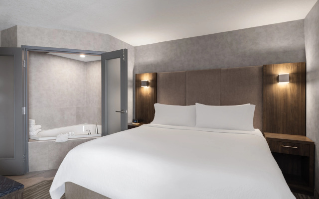 Holiday Inn Calgary-Airport by IHG