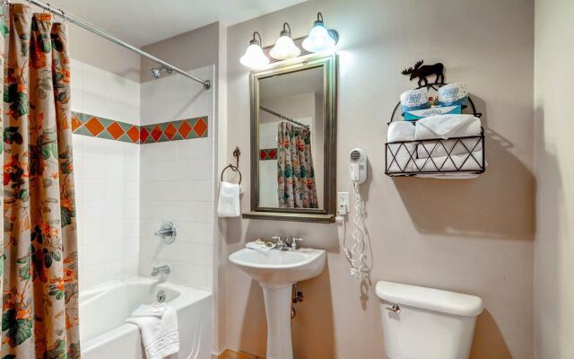 Tucker Mountain at Center Village by Copper Mountain Lodging