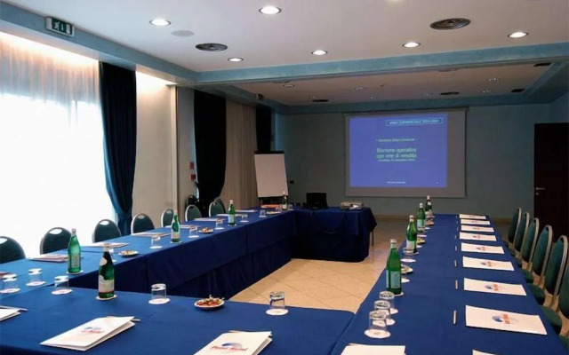 Point Hotel Conselve