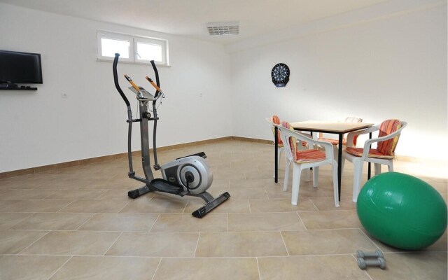 Awesome Home in Pakostane With Wifi and 5 Bedrooms