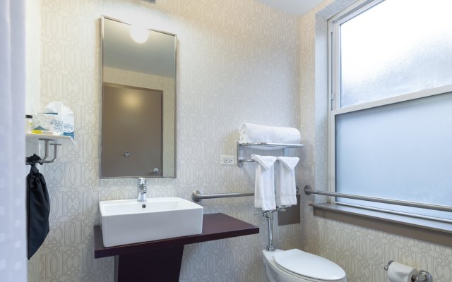 Holiday Inn Express Chicago - Magnificent Mile, an IHG Hotel
