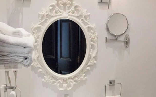 Studiotel Penfield Musees District