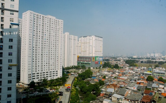 Cozy Living 2BR Apartment at Bassura City near Mall