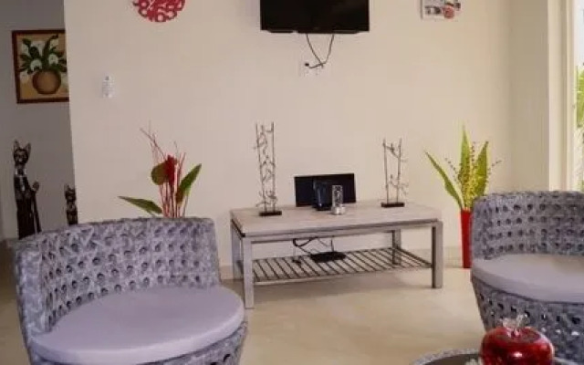 Luxury Condo V177 Romantic Zone