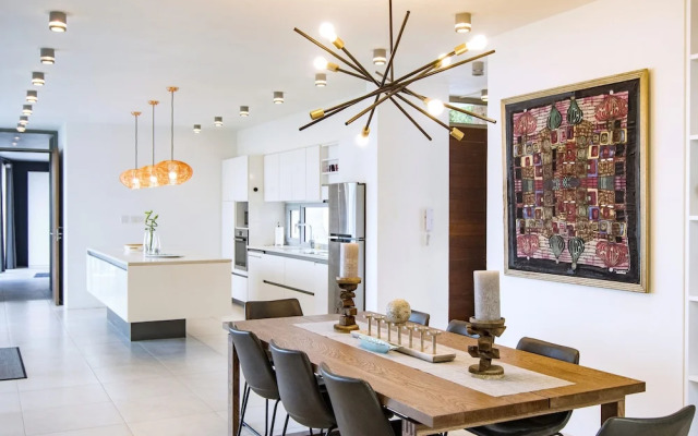 L'Agua by Island Properties Online