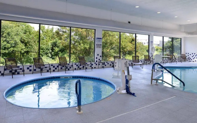 Holiday Inn Express Morgantown, An Ihg Hotel