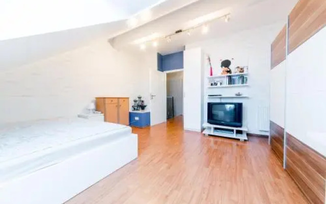 4 Private Single Rooms (5652)