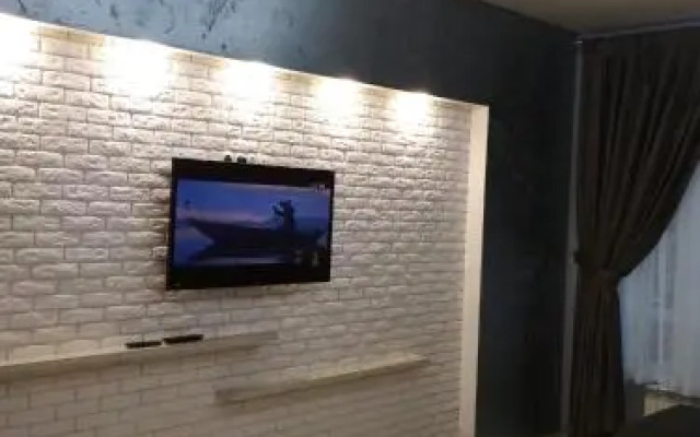 Apartment on Tytova 8