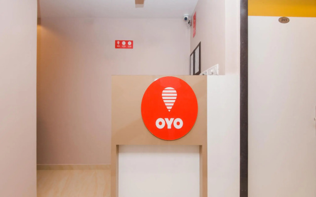 OYO 11720 Gold Coast Inn