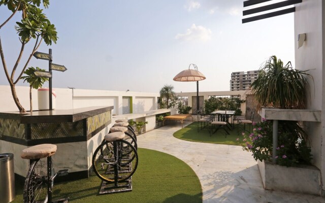 OYO 768 Hotel The Light House