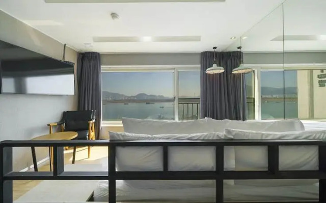 Busan Myeongji Oceanview JK Hotel