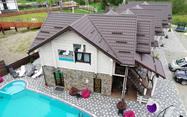 Whiteberry Hotel