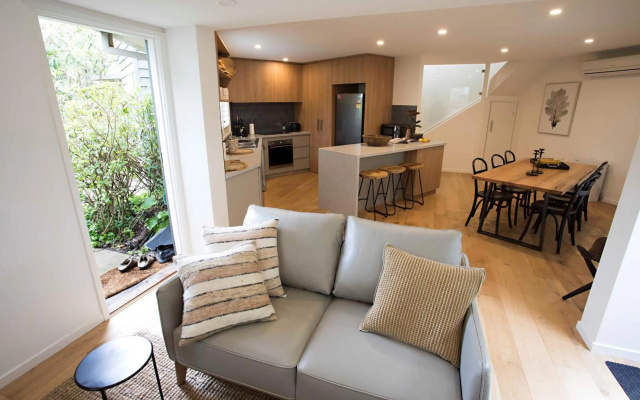MONREPOS – Guest Rooms – Point Lonsdale