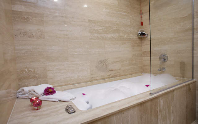 Mia City Hotel