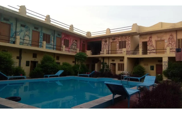 Lake View Stay with In-house Swimming pool