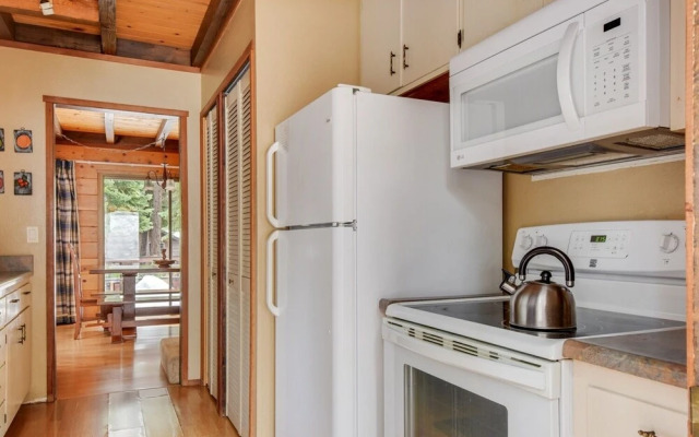 Jerves Tahoe Vacation Cabin by RedAwning