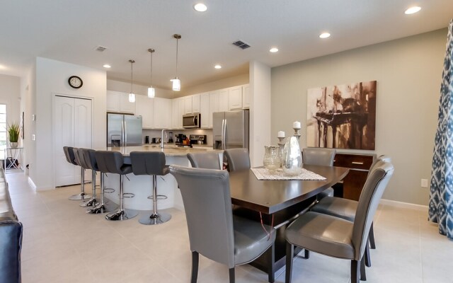 Solterra - 5204 Oakbourne Avenue