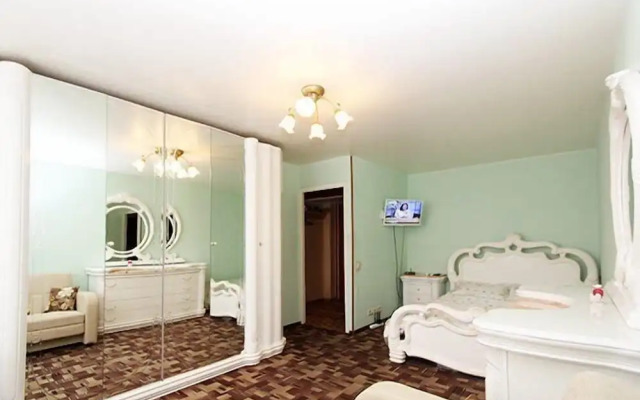 Улучшенные апартаменты «ApartLux Римская»