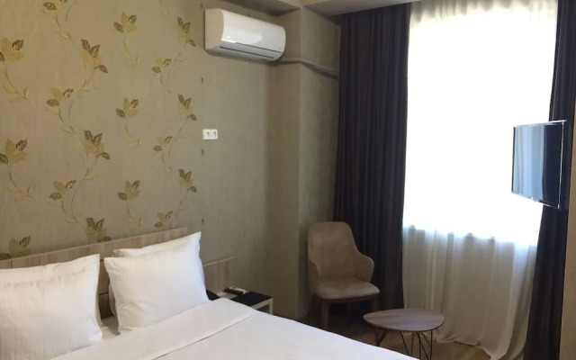 Hotel ATLANTIS near Airport