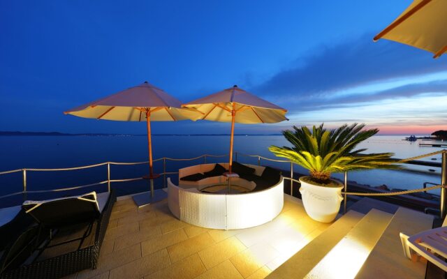 Falkenstainer Apartments Pertcane