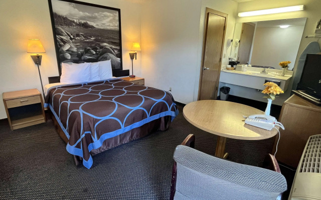 Super 8 by Wyndham Red Bluff