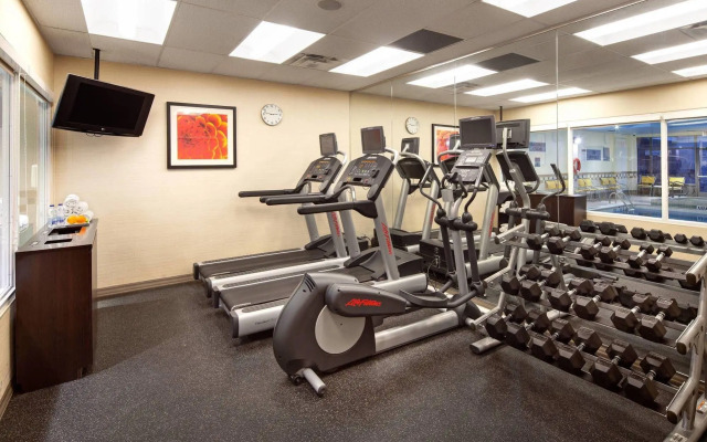 Fairfield Inn and Suites by Marriott Toronto Airport