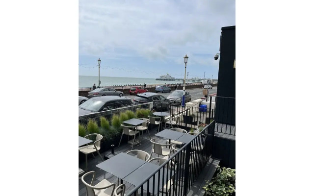 Port Hotel