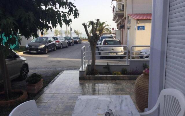 Seaside Studio 1 ( 30 meters from the beach )