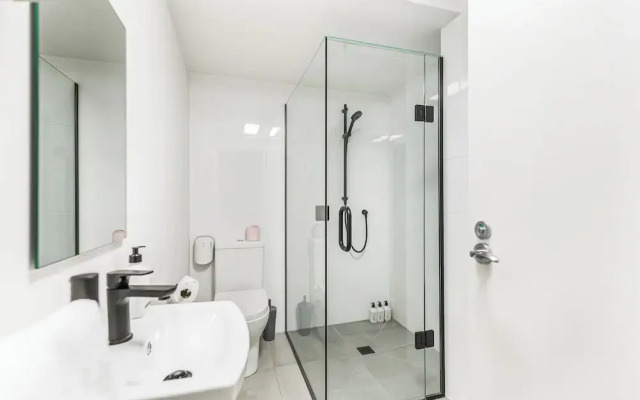 Modern Studio + Prime Location!