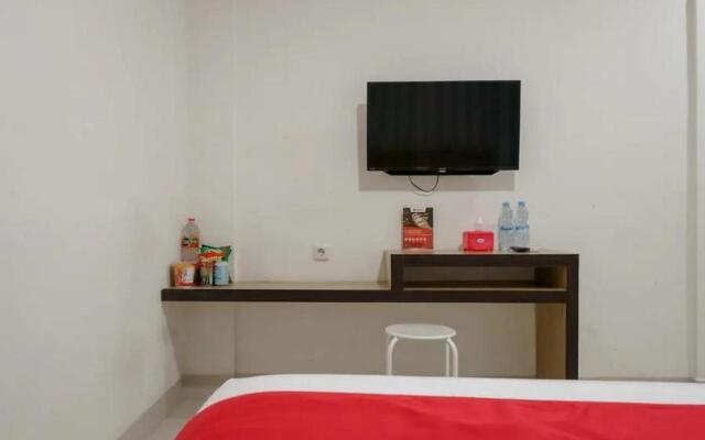 RedDoorz Plus @ Cemara Asri Medan
