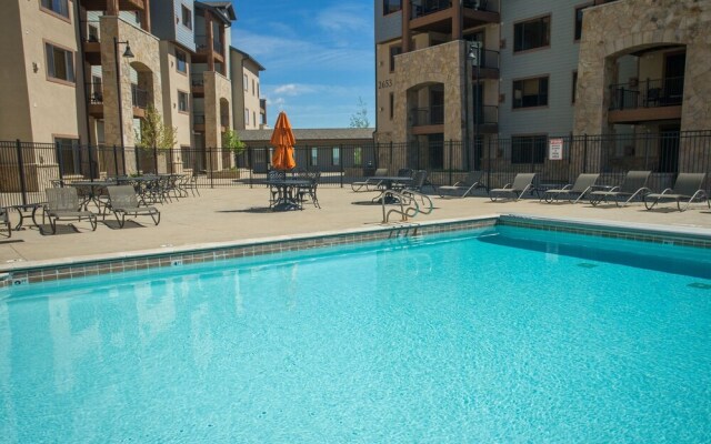 Amazing Mountain Views and Full Kitchen by RedAwning - Save 20% on 7+ Nights!