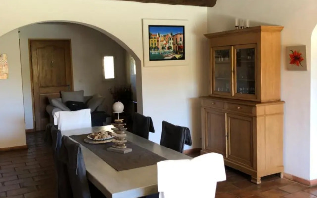 Villa dans le LUBERON à 2 km de LOURMARIN