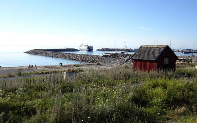 Stuga m havsutsikt & 50m till strand