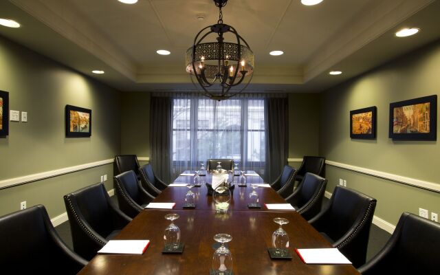 Ambassador Hotel Wichita, Autograph Collection