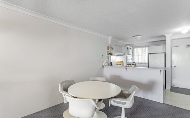 Nelson Towers, Unit 8/71 Victoria Parade